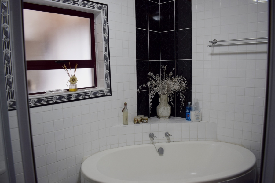 3 Bedroom Property for Sale in Struisbaai Western Cape